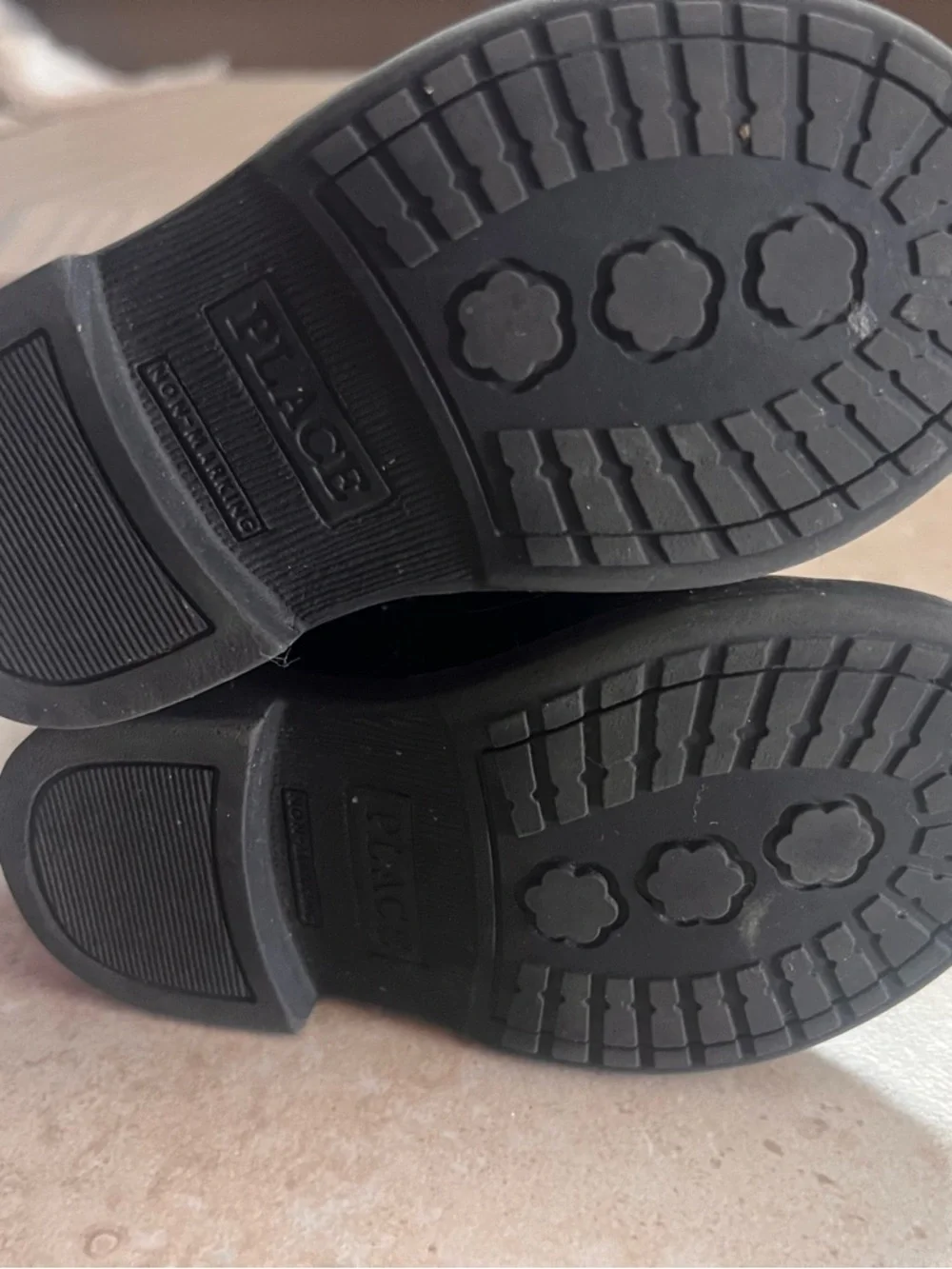 Infant girl Black boots - size 4